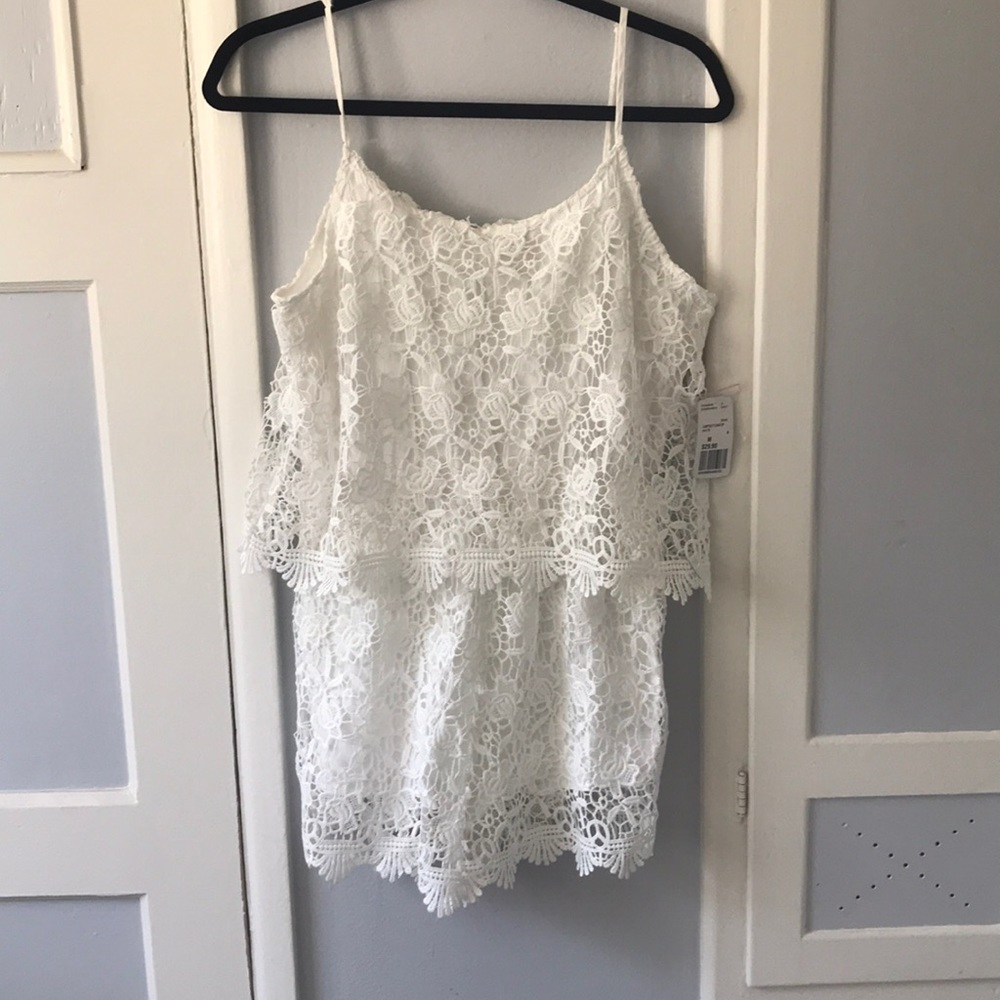 NWT super chic romper - perfect for summer! Medium